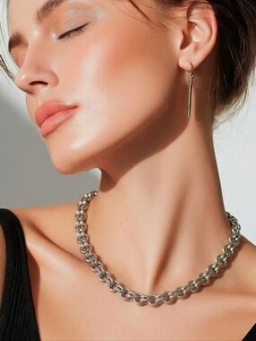 🆕️ SILVER-TONE CHUNKY LINK SHORT NECKLACE- PLUS SIZE FRIENDLY